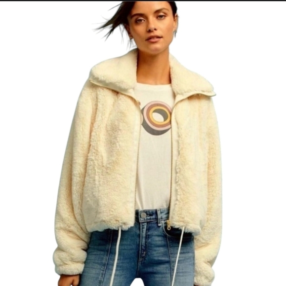 Anthropologie Jackets & Blazers - Elevenses Anthropologie faux fur cropped bomber jacket size M
